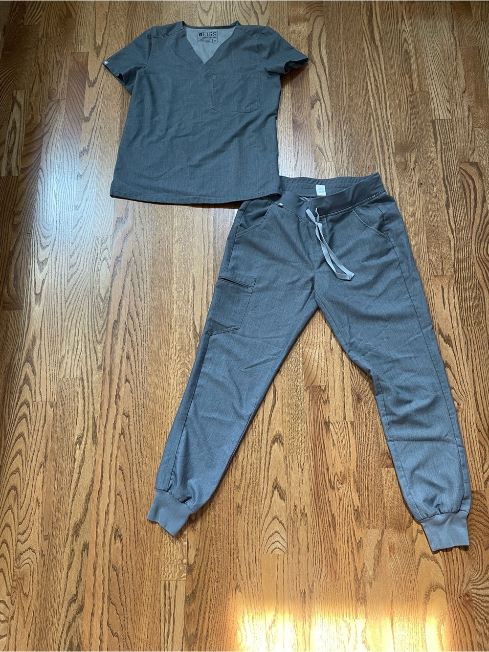 Figs Technical Collection Scrub Set in Light Gray Top XS pants Small